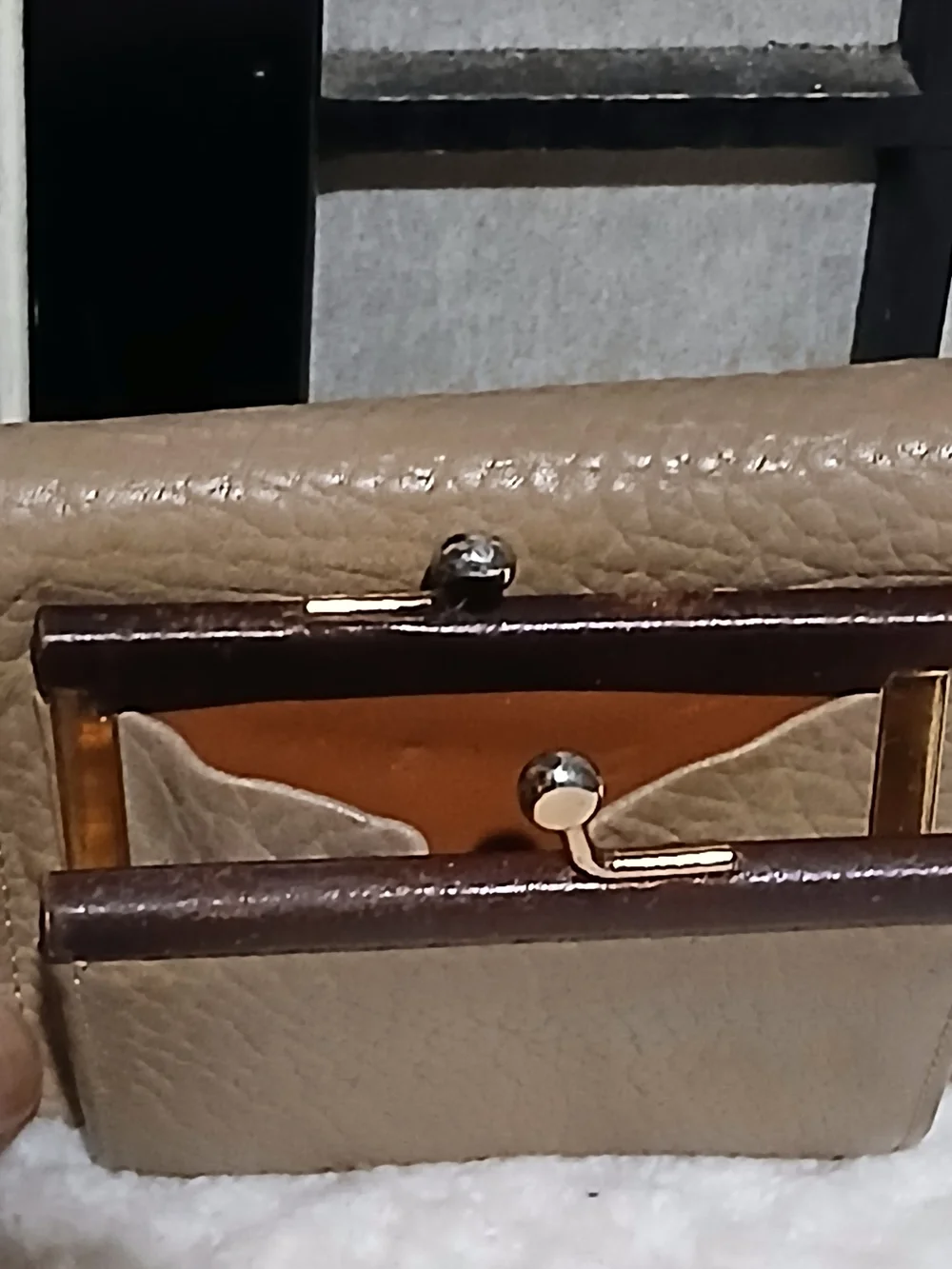 Womens Bi-Fold Leather Wallet in Tan and Brown